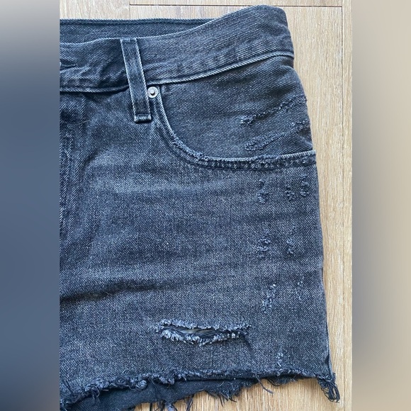 Revolve Levi’s 501 Size 32 black destroyed fray hem denim jeans shorts - Picture 8 of 16